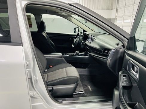 Used 2024 Nissan Rogue SV image 32