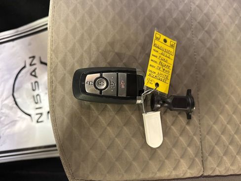 Used 2022 Ford Escape SE w/ Convenience Package image 30