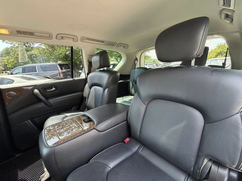 Used 2017 INFINITI QX80 4WD w/ Driver Assistance Package image 21