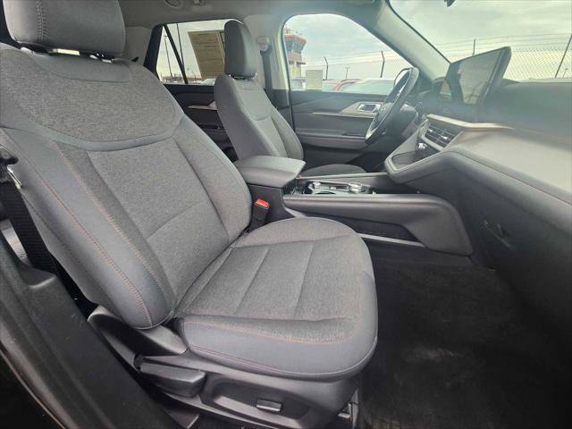 Used 2025 Ford Explorer Active RWD image 10