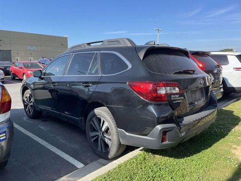 Used 2018 Subaru Outback 2.5i Limited AWD/4WD image 3
