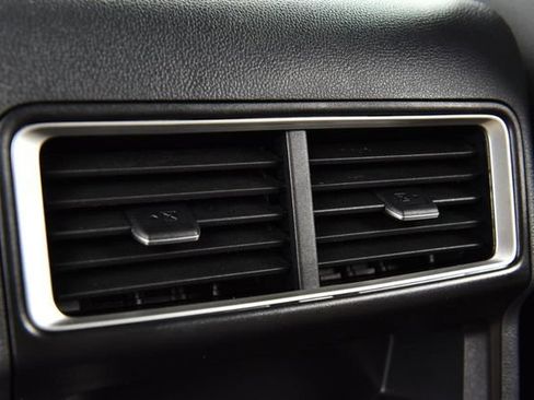 Used 2025 Volkswagen Atlas Cross Sport SE w/ Panoramic Sunroof Package FWD image 23