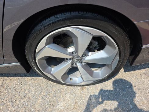 Used 2018 Honda Accord Touring image 39
