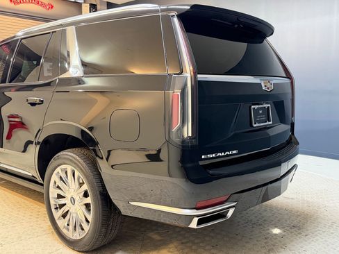 Used 2024 Cadillac Escalade Premium Luxury w/ Performance Package AWD/4WD image 60