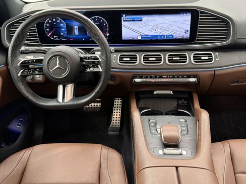 Used 2024 Mercedes-Benz GLS 450 4MATIC image 28
