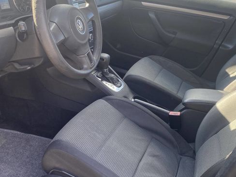 Used 2010 Volkswagen Jetta Limited Edition image 8