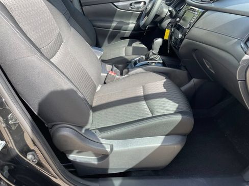Used 2018 Nissan Rogue S FWD image 25