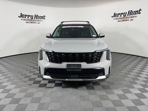 Used 2024 Kia Sorento S w/ Panoramic Sunroof Package image 5