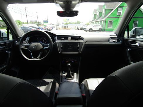 Used 2022 Volkswagen Tiguan SE AWD/4WD image 15