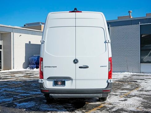 Used 2026 Mercedes-Benz Sprinter 2500 image 4