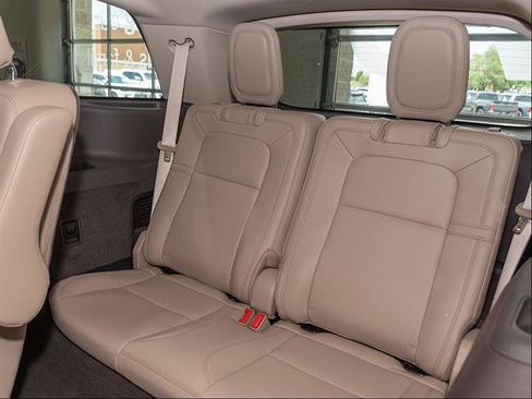 Used 2022 Lincoln Aviator Reserve w/ Elements Package Plus AWD/4WD image 21
