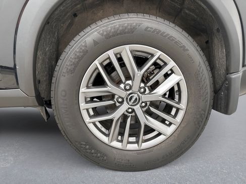 Used 2023 Nissan Rogue S AWD/4WD image 12