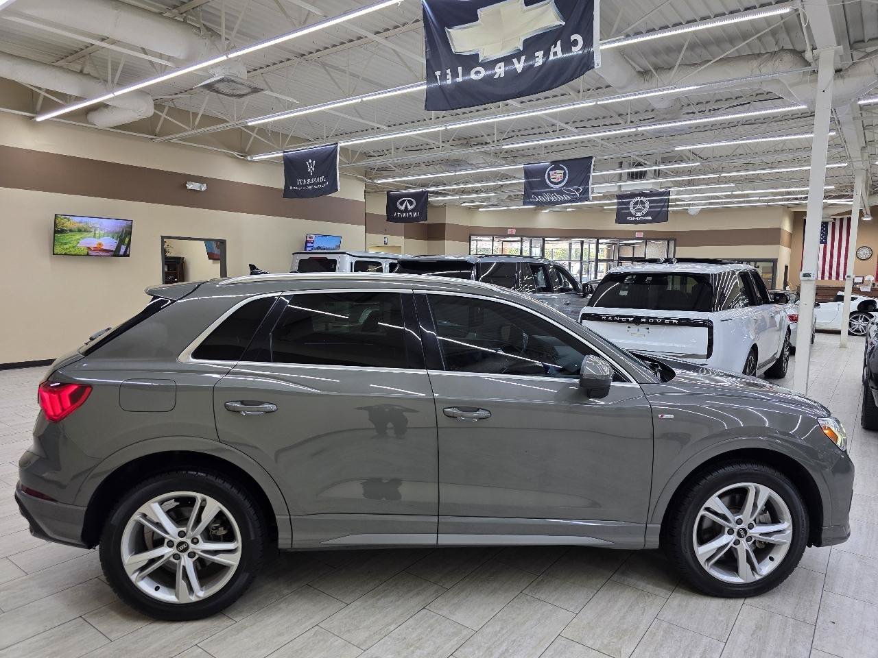 Used 2022 Audi Q3 2.0T Premium Plus w/ Premium Plus Package AWD/4WD image 5