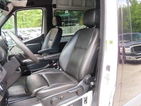 Used 2021 Mercedes-Benz Sprinter 2500 image 21