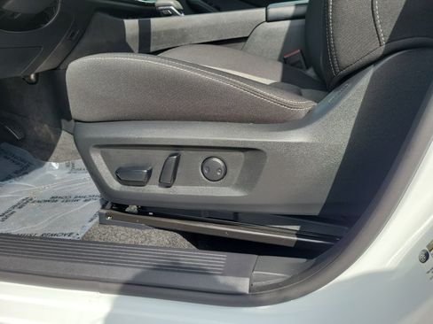 Used 2024 Nissan Rogue SV image 19