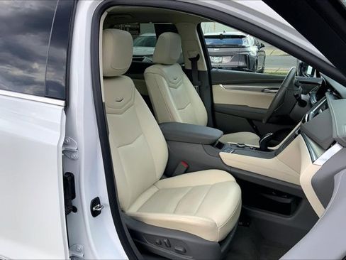 Used 2023 Cadillac XT5 Premium Luxury AWD/4WD image 6