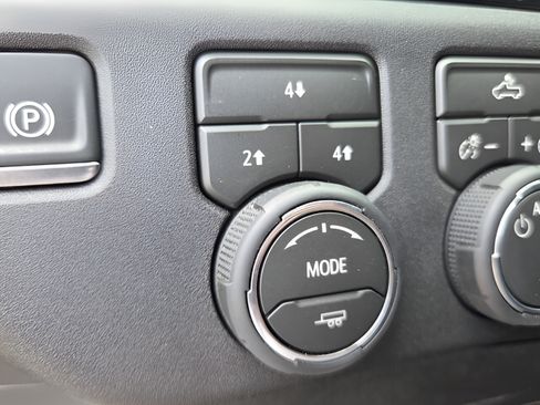 Used 2026 Chevrolet Silverado 2500 LT AWD/4WD image 26