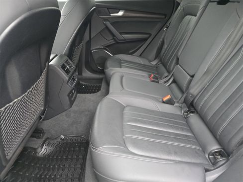 Used 2021 Audi Q5 2.0T Premium w/ Convenience Package image 12