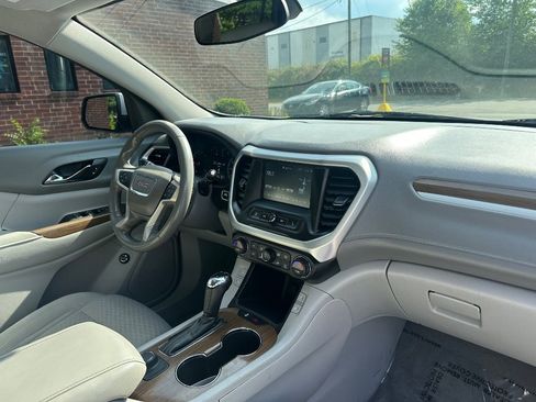 Used 2018 GMC Acadia SLE FWD image 20