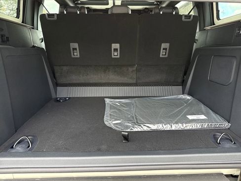 New 2025 Ford Bronco Badlands image 22