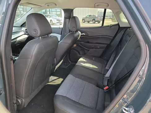 Used 2025 Chevrolet Trax LT image 7