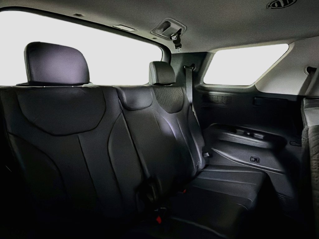 Used 2024 Hyundai Palisade SEL FWD image 30