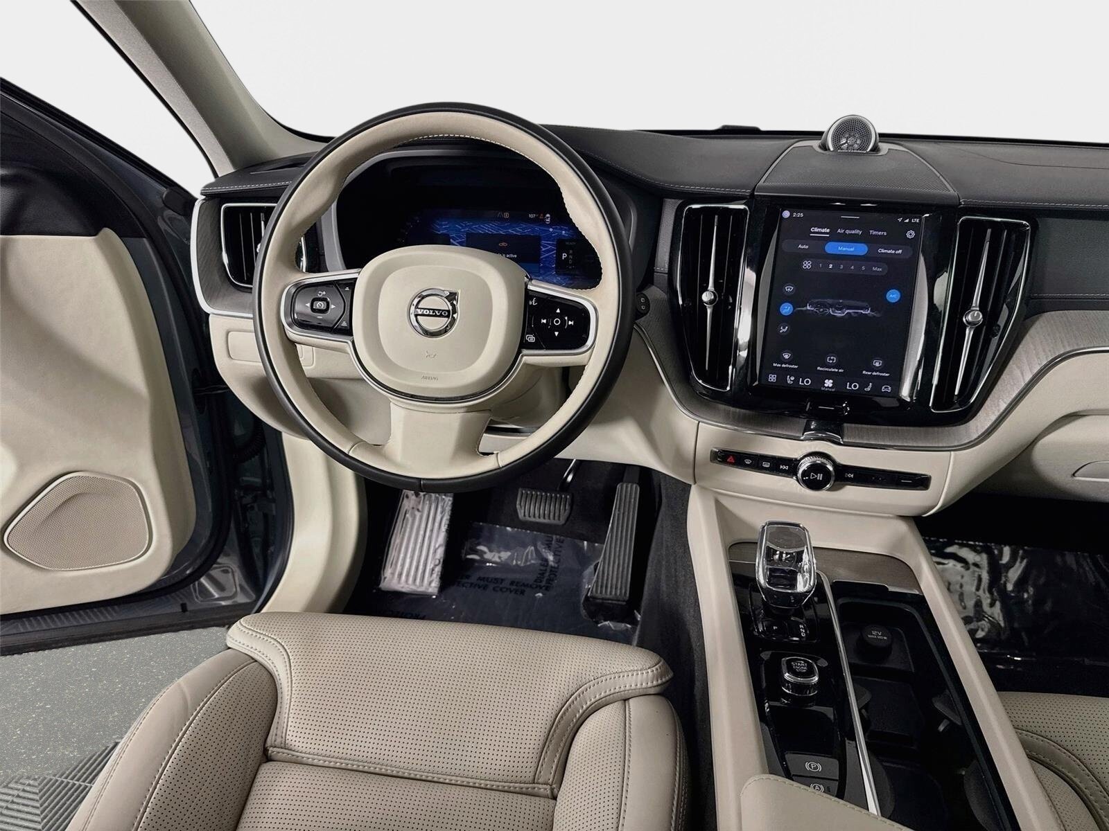 Used 2024 Volvo XC60 T8 Ultimate w/ Protection Package Premier AWD/4WD image 25