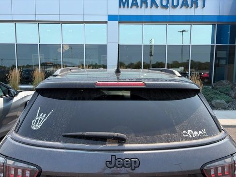 Used 2017 Jeep Compass Trailhawk w/ Cold Weather Group AWD/4WD image 3