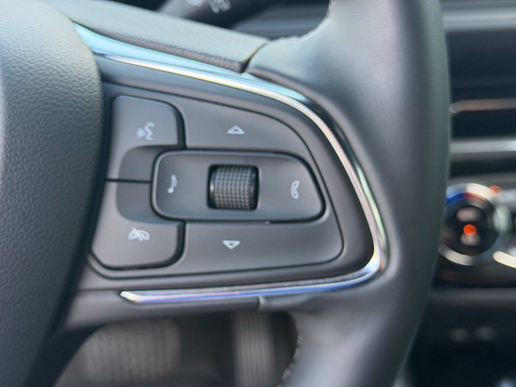 Used 2025 Buick Envista Sport Touring w/ Convenience I Package FWD image 31