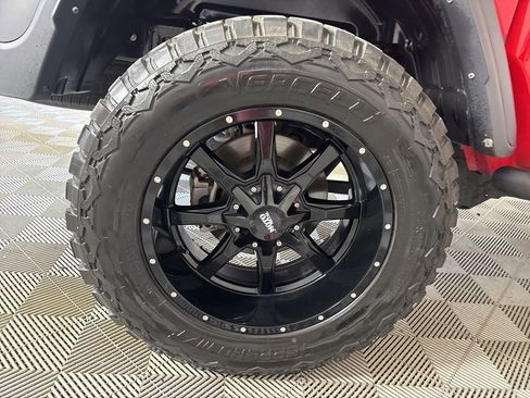 Used 2023 Jeep Gladiator Sport image 29