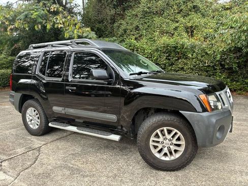 Used 2015 Nissan Xterra S w/ Value Package RWD image 2