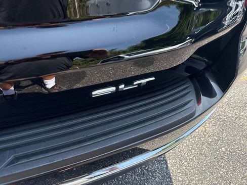 Used 2024 GMC Yukon SLT image 7