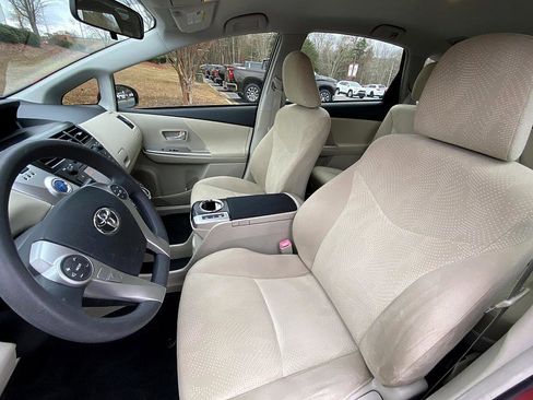 Used 2012 Toyota Prius V Two image 11