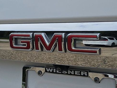Certified 2024 GMC Yukon SLT RWD image 29