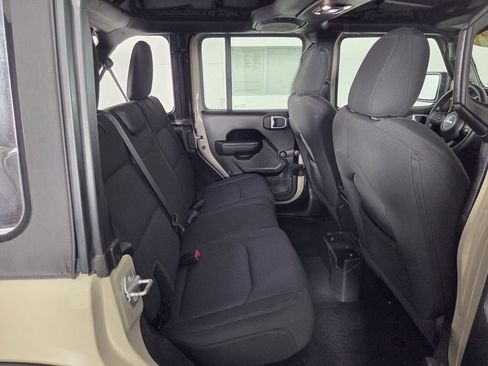 Used 2022 Jeep Wrangler Unlimited Sport image 29
