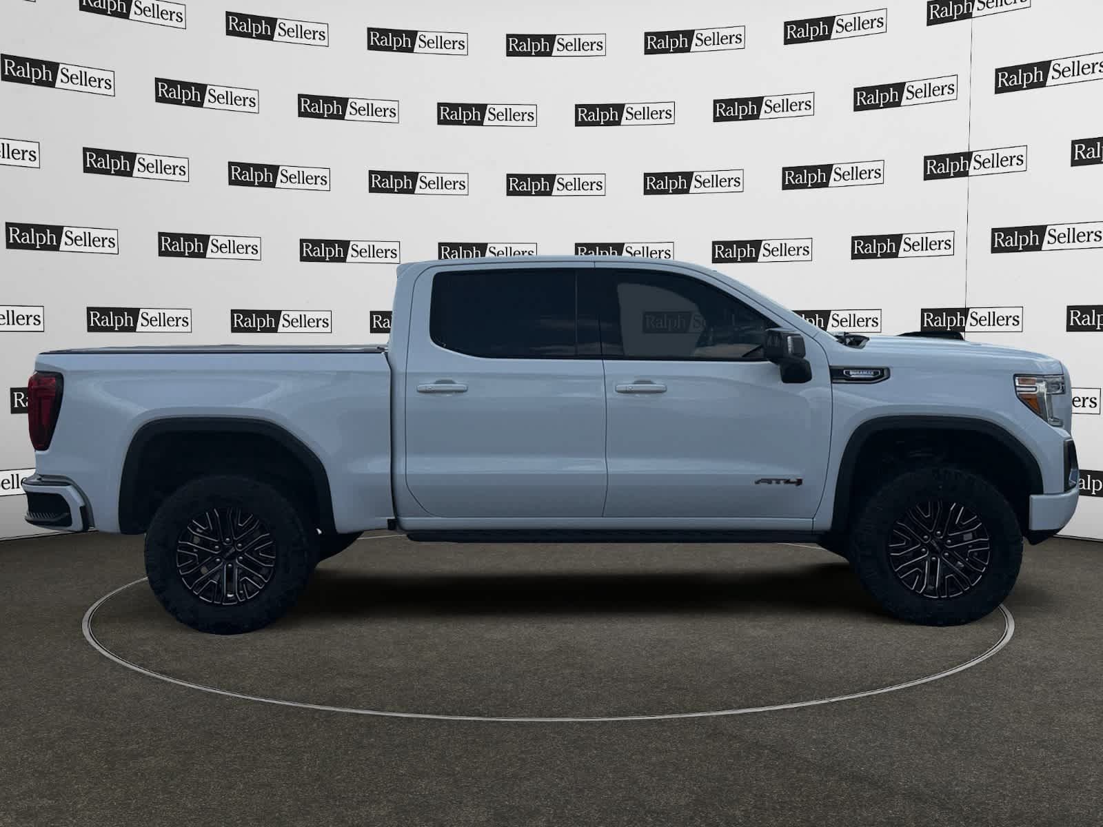 Used 2021 GMC Sierra 1500 AT4 w/ Technology Package AWD/4WD image 7