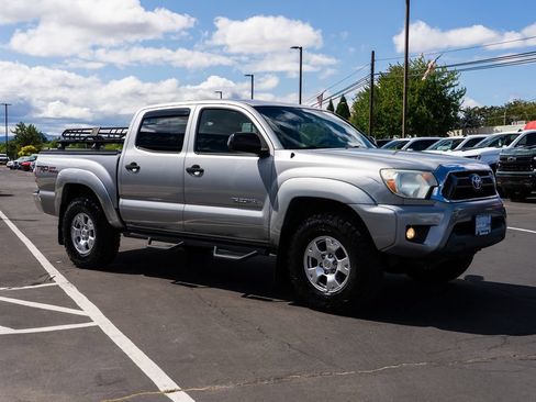 Used 2015 Toyota Tacoma PreRunner w/ TRD Off-Road Package RWD image 6
