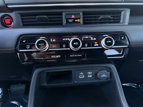 Used 2023 Honda Pilot Sport image 23