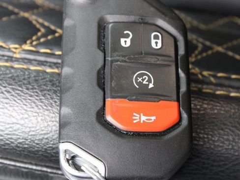 Used 2023 Jeep Wrangler Unlimited Sahara image 58