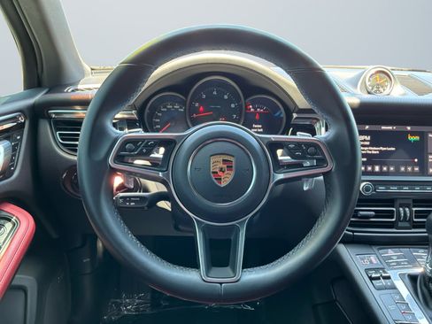 Used 2019 Porsche Macan AWD/4WD image 11