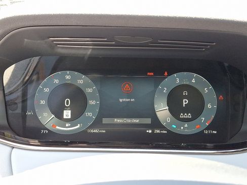 Certified 2025 Land Rover Range Rover Evoque Dynamic SE image 23