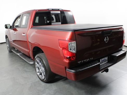 Used 2017 Nissan Titan SV RWD image 3