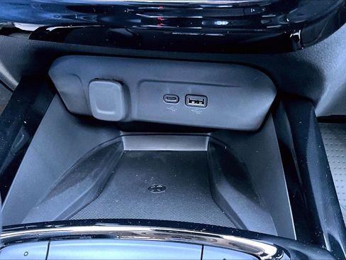 New 2026 Chevrolet Trax ACTIV w/ Sunroof Package image 16