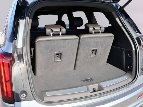 Used 2023 Cadillac XT6 Premium Luxury image 19