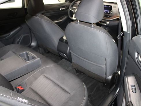 Used 2024 Nissan Altima 2.5 SV image 30