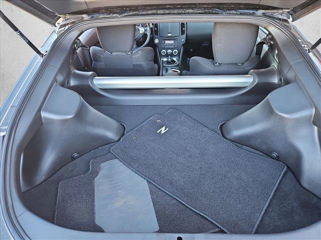 Used 2015 Nissan 370Z Coupe RWD image 6