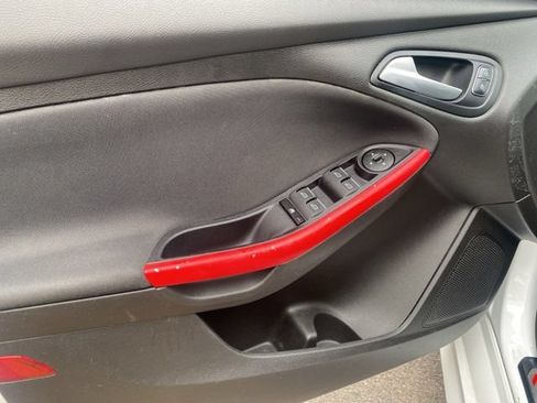 Used 2016 Ford Focus ST FWD image 26