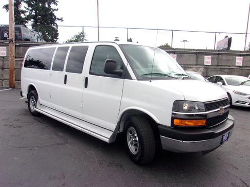 Used 2016 Chevrolet Express 3500 LT w/ LT Preferred Equipment Group image 1