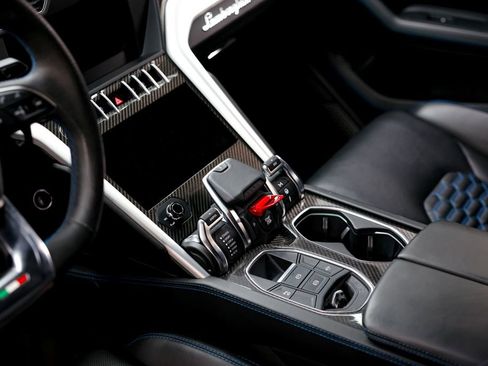 Used 2019 Lamborghini Urus image 22