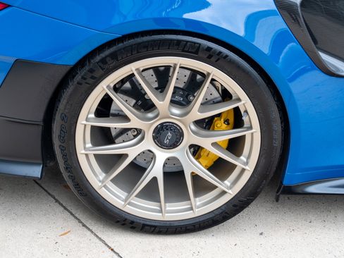 Used 2018 Porsche 911 GT2 RS image 32